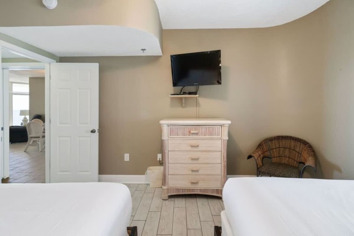 Jade East Towers 1840 | Photo 25