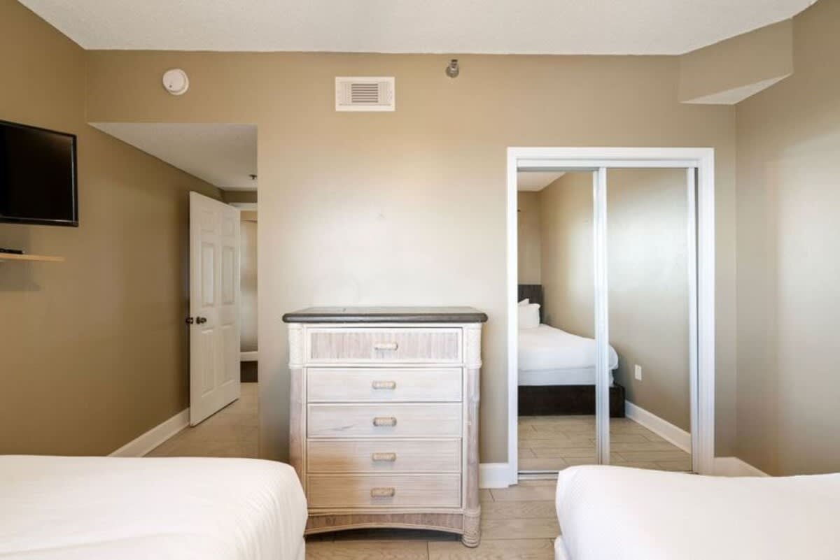 Jade East Towers 1840 | Photo 20