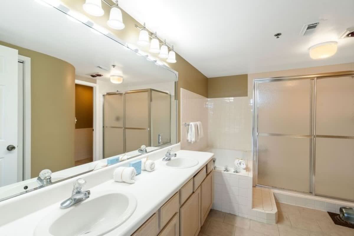 Jade East Towers 1840 | Photo 15