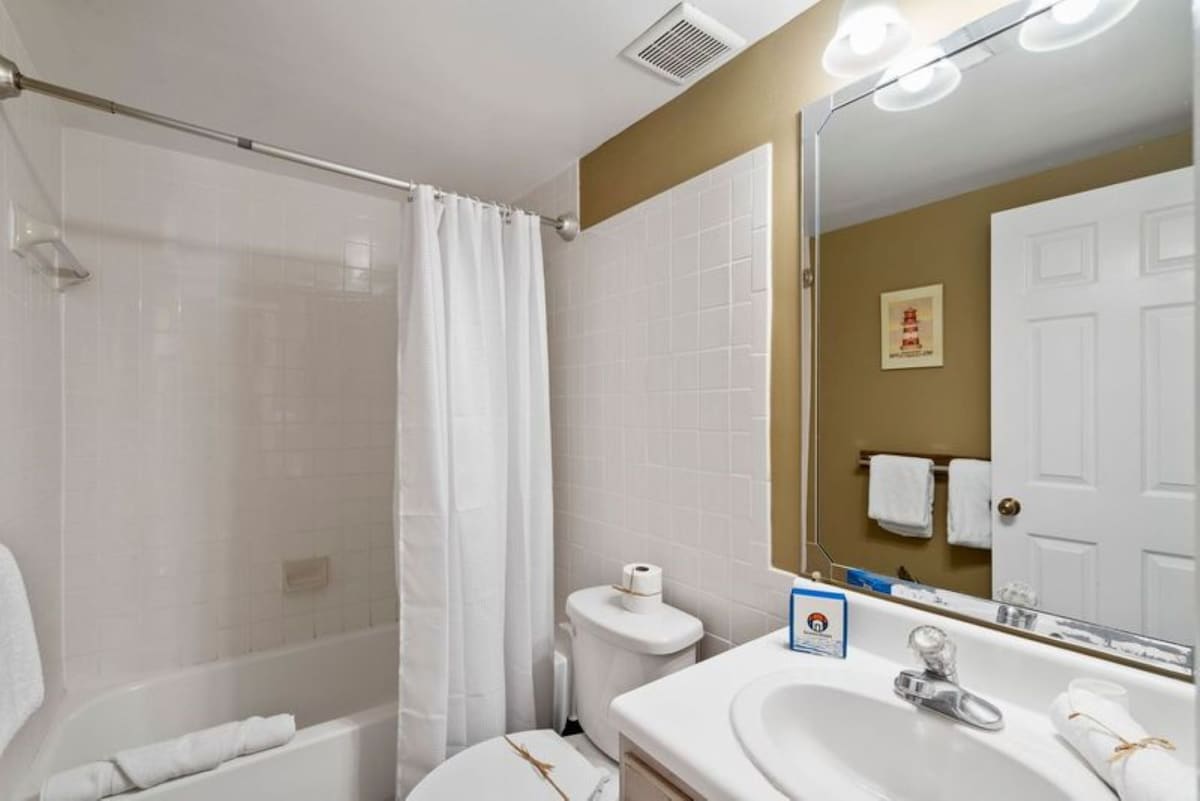 Jade East Towers 1850 23