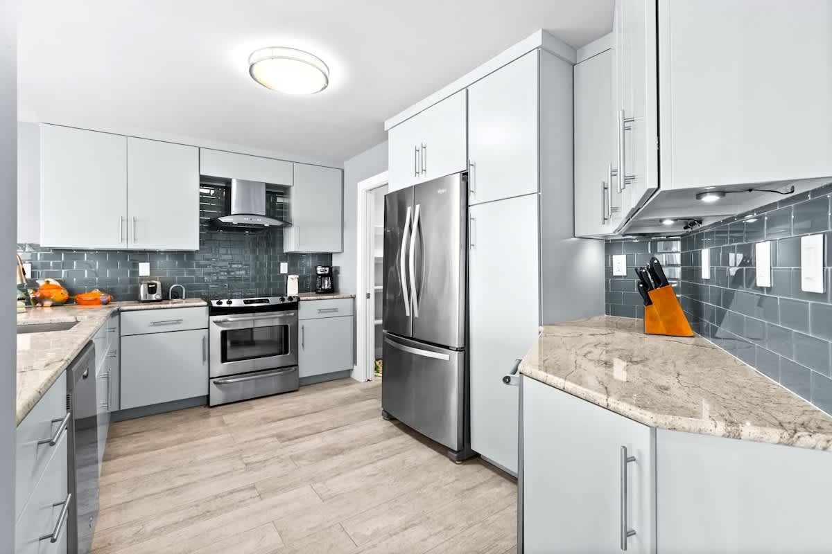 Emerald Towers 0406 4