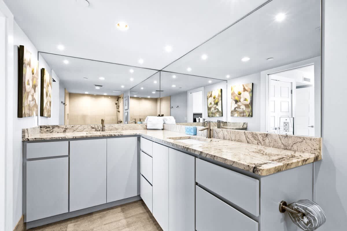 Emerald Towers 0406 22