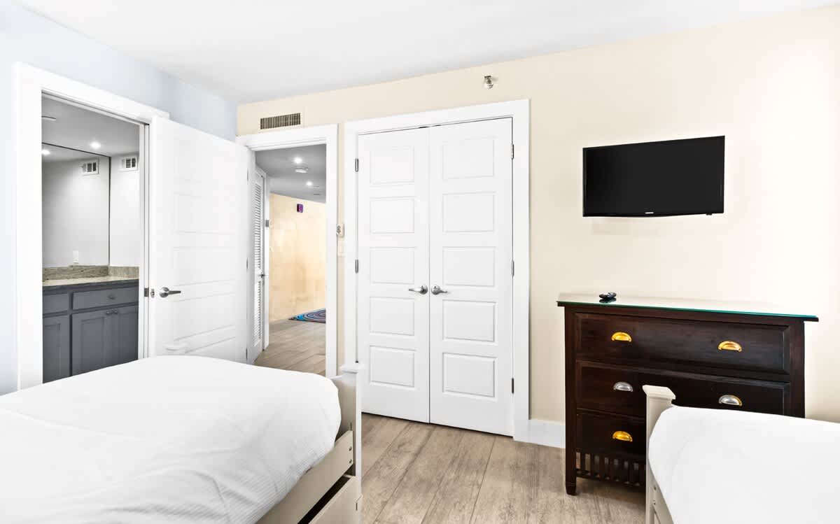 Emerald Towers 0406 25