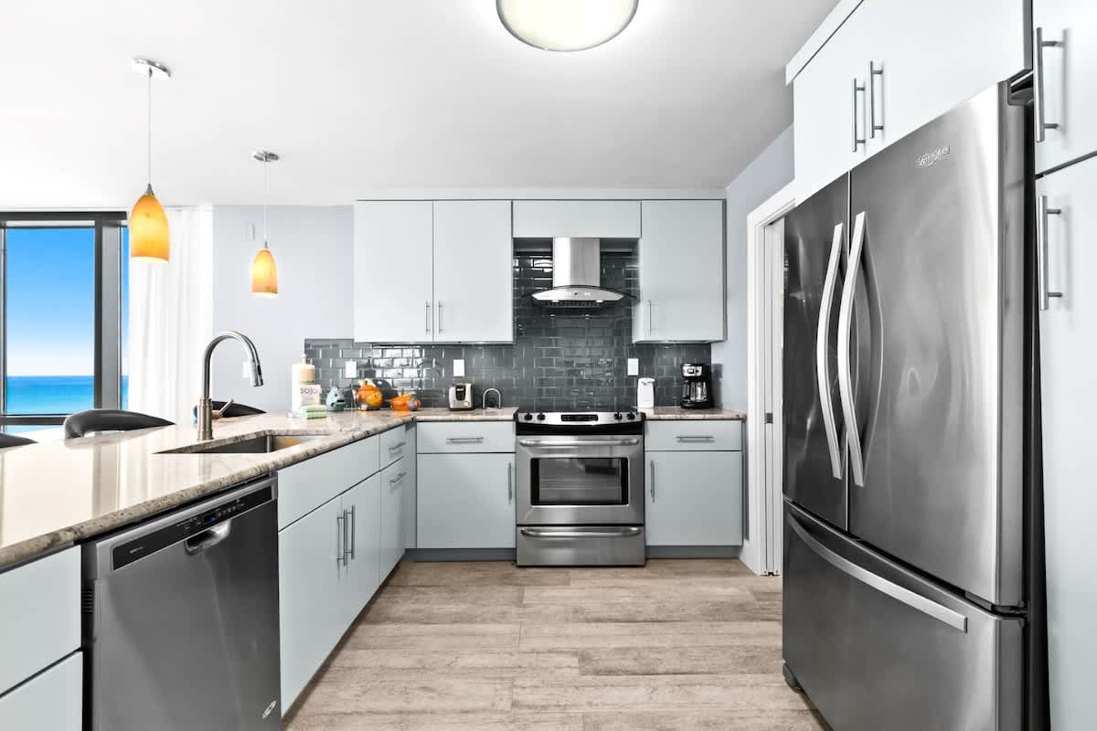 Emerald Towers 0406 5