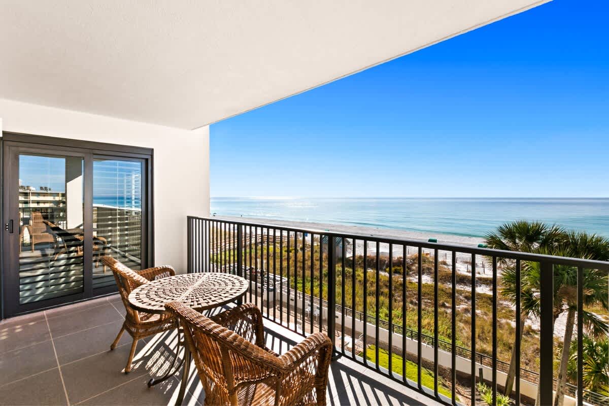 Emerald Towers 0406 28