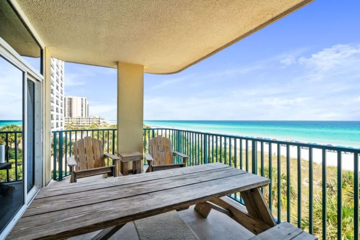 Jade East Towers 0320 | Photo 18