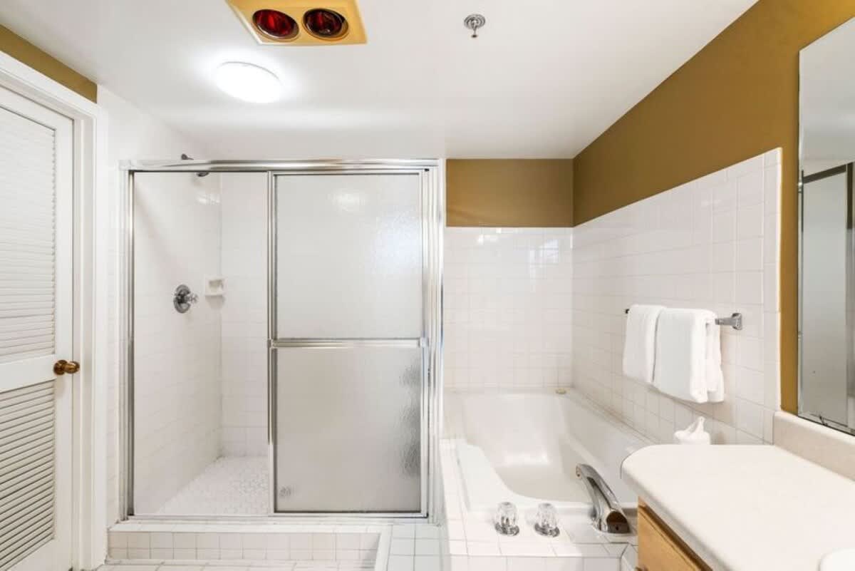 Jade East Towers 0320 | Photo 21