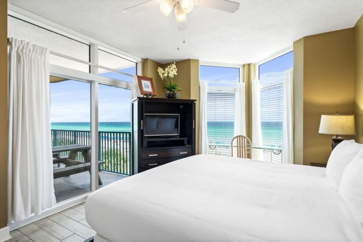 Jade East Towers 0320 | Photo 16