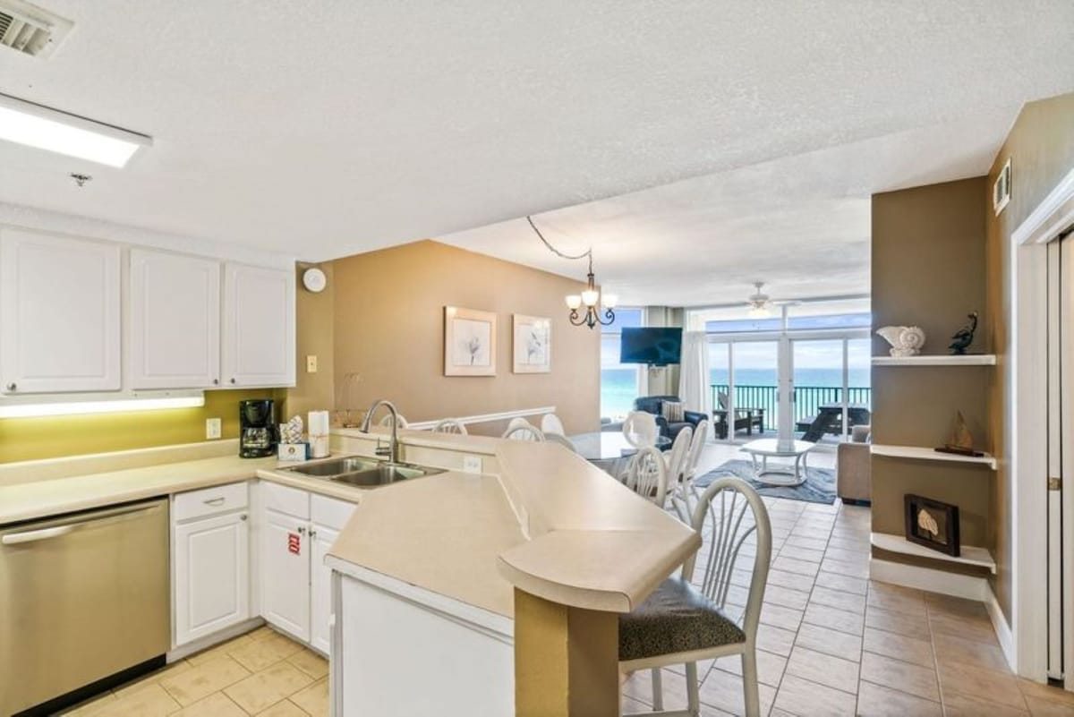 Jade East Towers 0320 | Photo 2