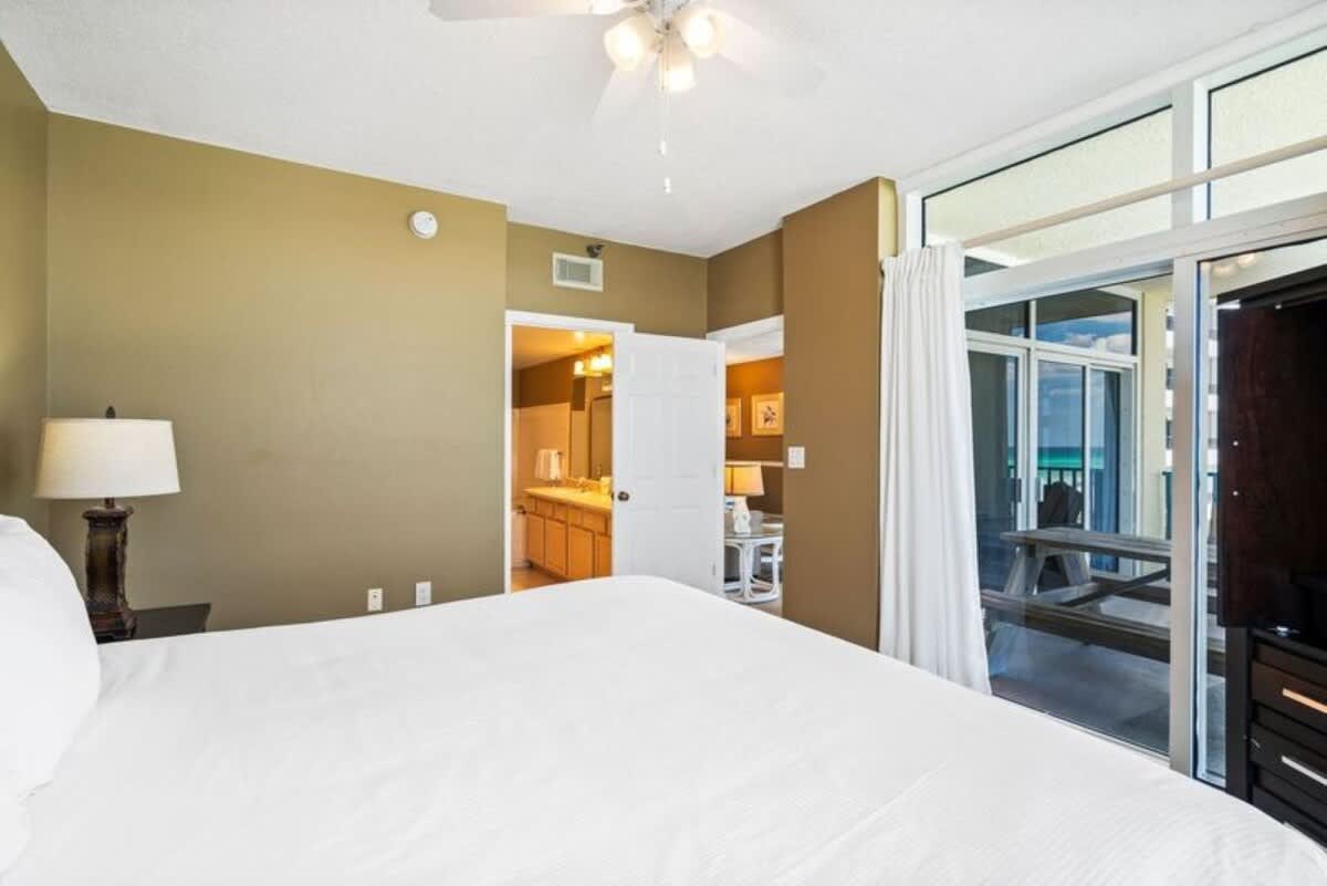 Jade East Towers 0320 | Photo 19