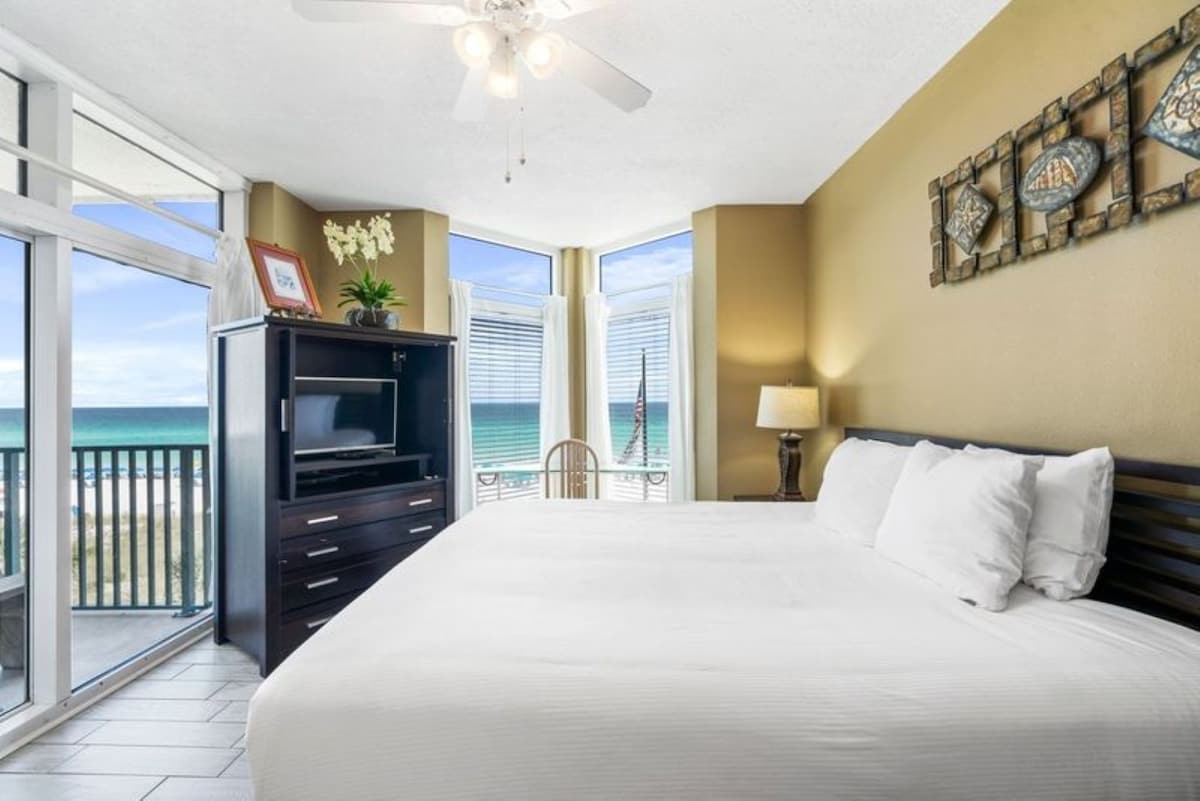 Jade East Towers 0320 | Photo 15