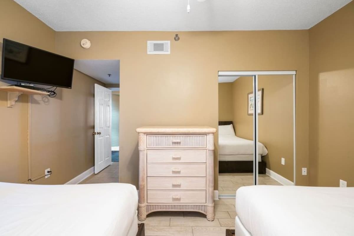 Jade East Towers 0740 | Photo 21