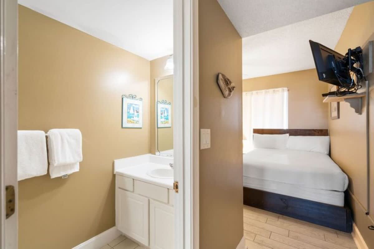 Jade East Towers 0740 | Photo 22