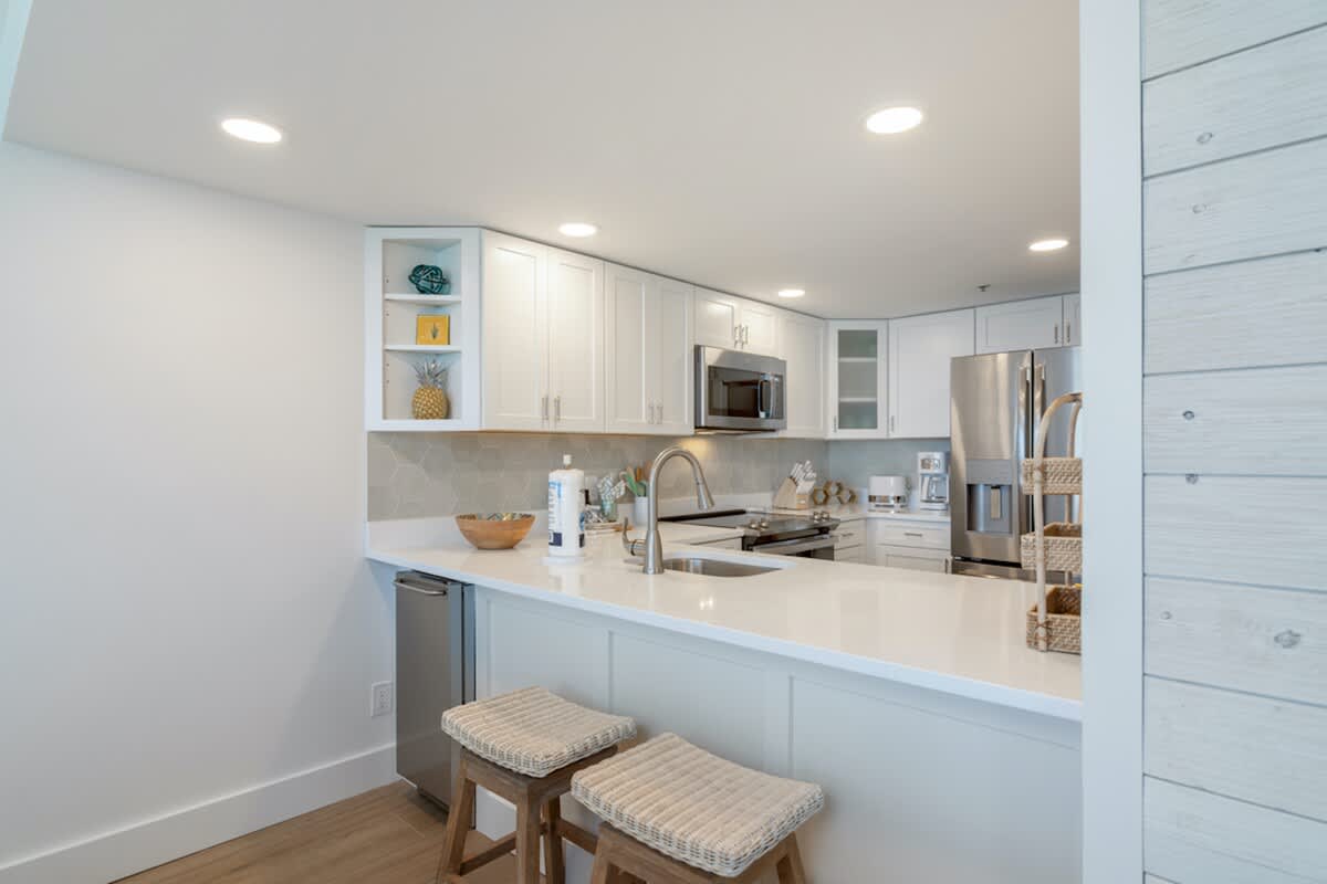 One Seagrove Place 1605 | Photo 11