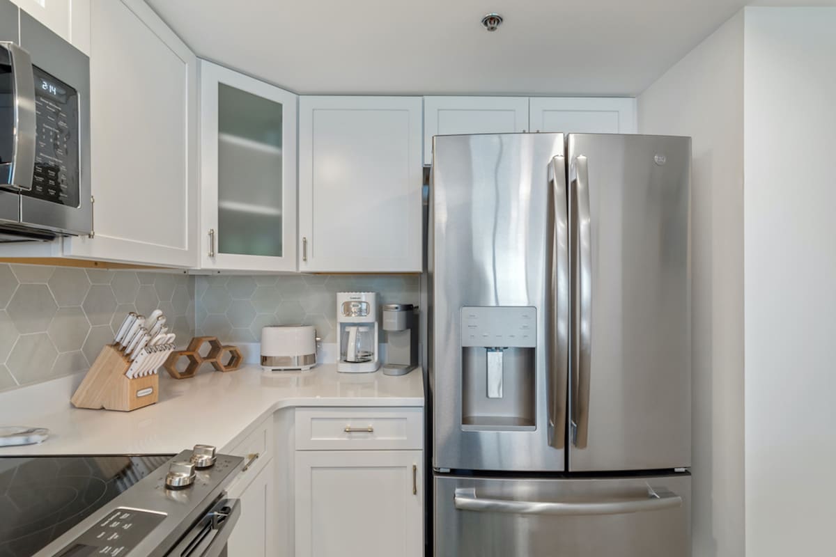 One Seagrove Place 1605 | Photo 15