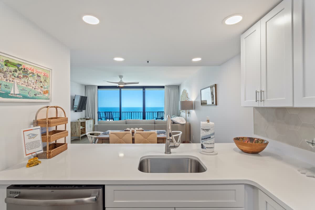 One Seagrove Place 1605 | Photo 13