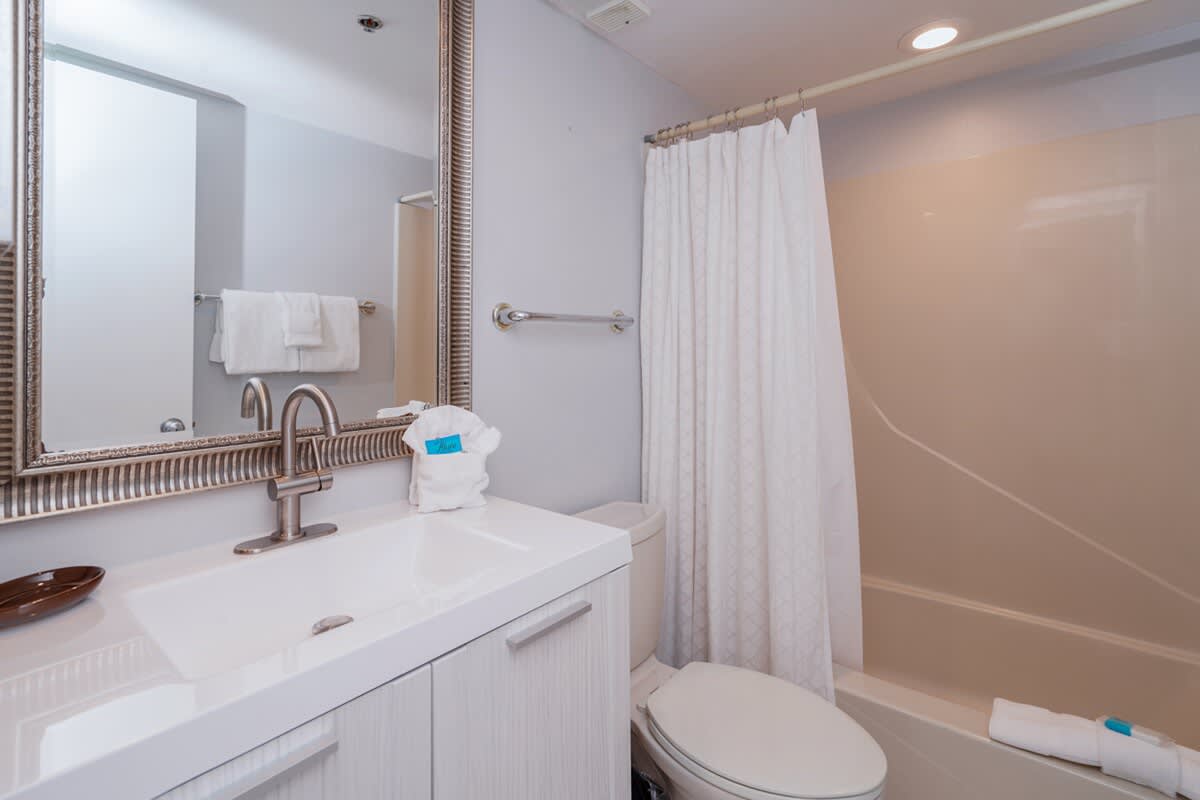 One Seagrove Place 0501 | Photo 17