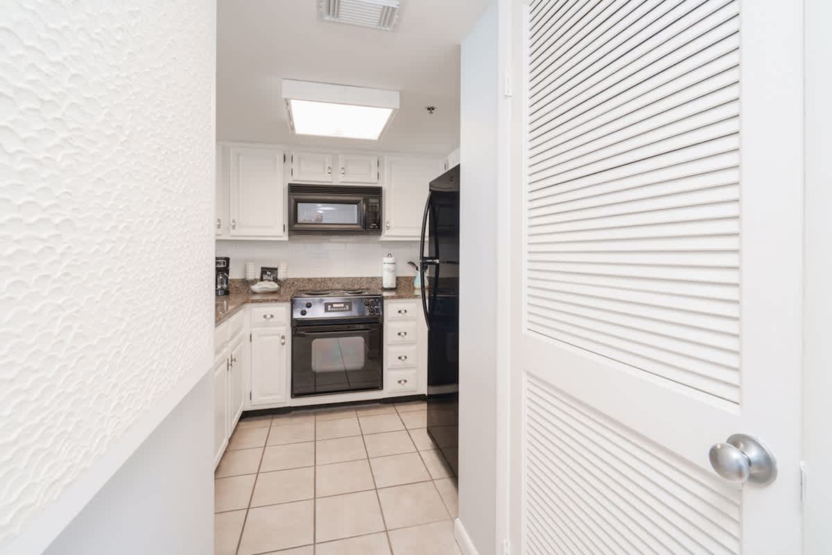 One Seagrove Place 0501 | Photo 11