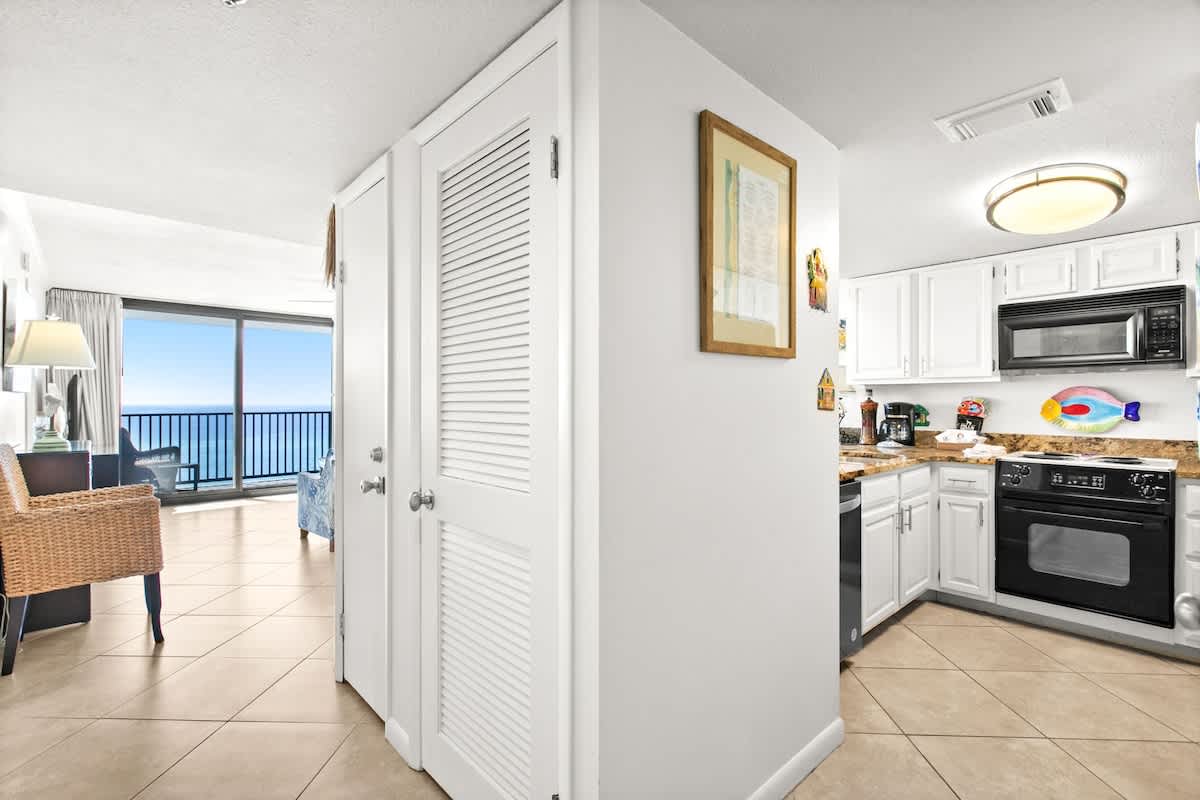 One Seagrove Place 0502 | Photo 8