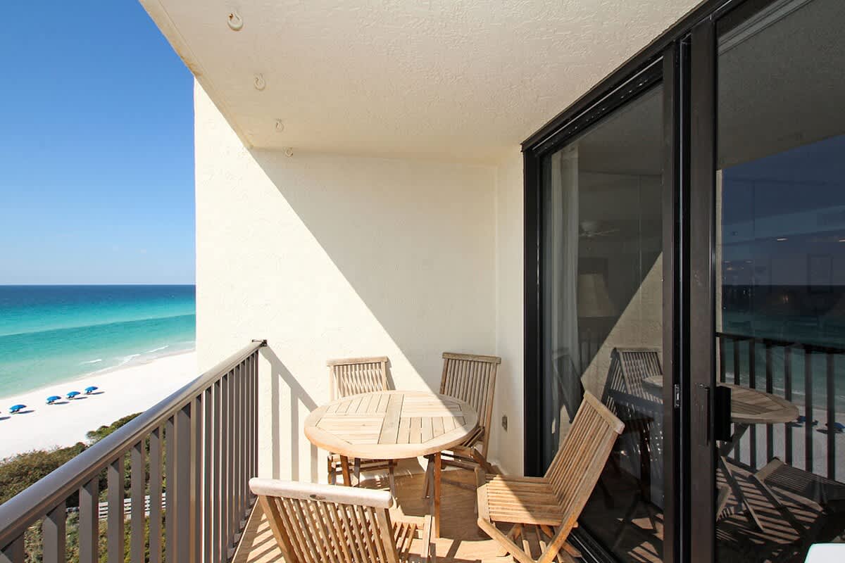 One Seagrove Place 0601 25