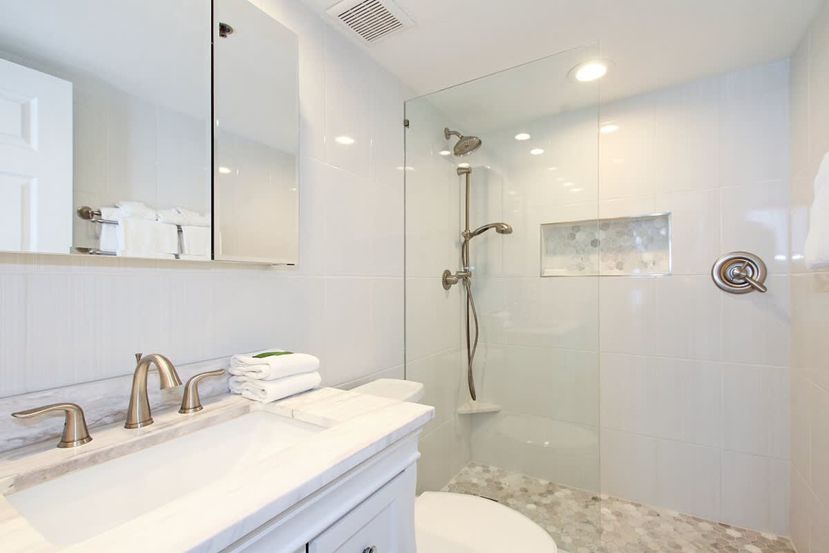 One Seagrove Place 0601 17