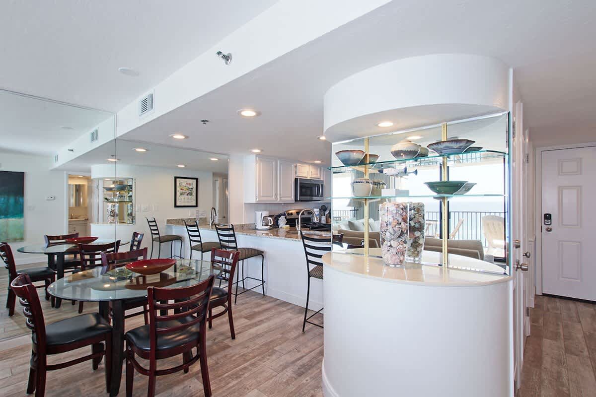 One Seagrove Place 0601 7