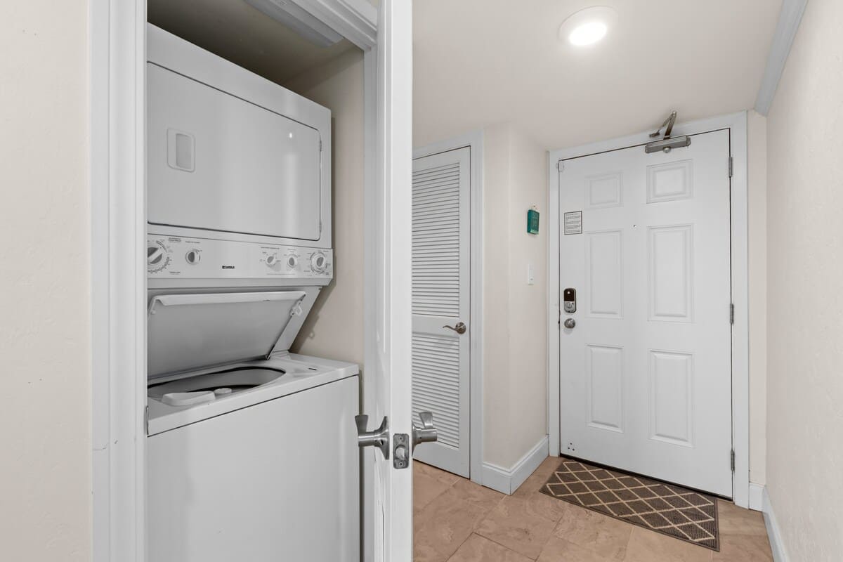 One Seagrove Place 0604 7