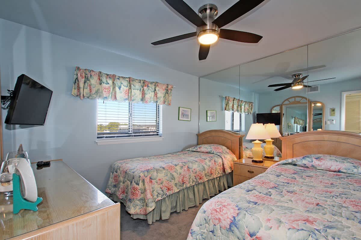 One Seagrove Place 0605 | Photo 26