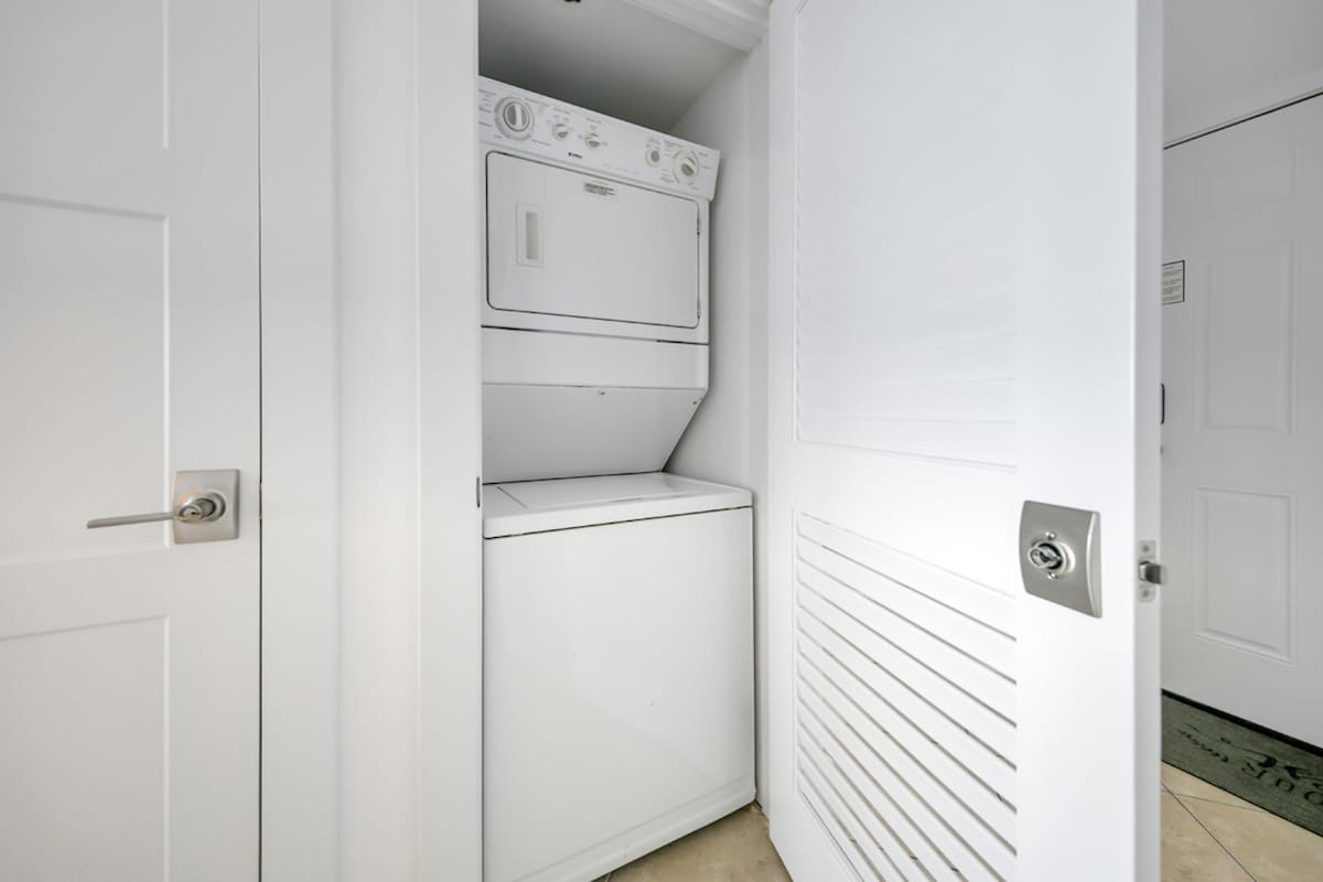 One Seagrove Place 0608 | Photo 22