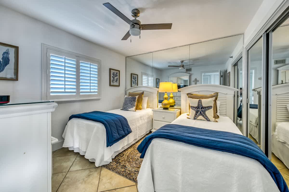 One Seagrove Place 0608 | Photo 17