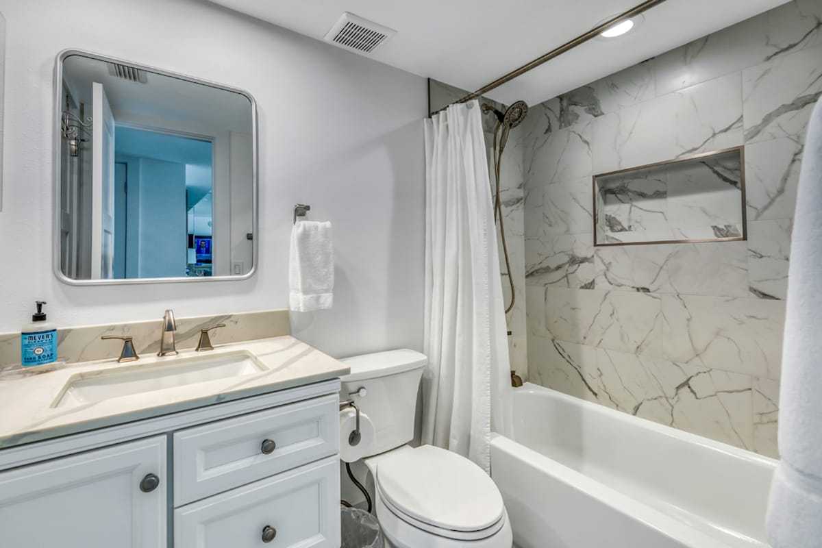 One Seagrove Place 0608 | Photo 20