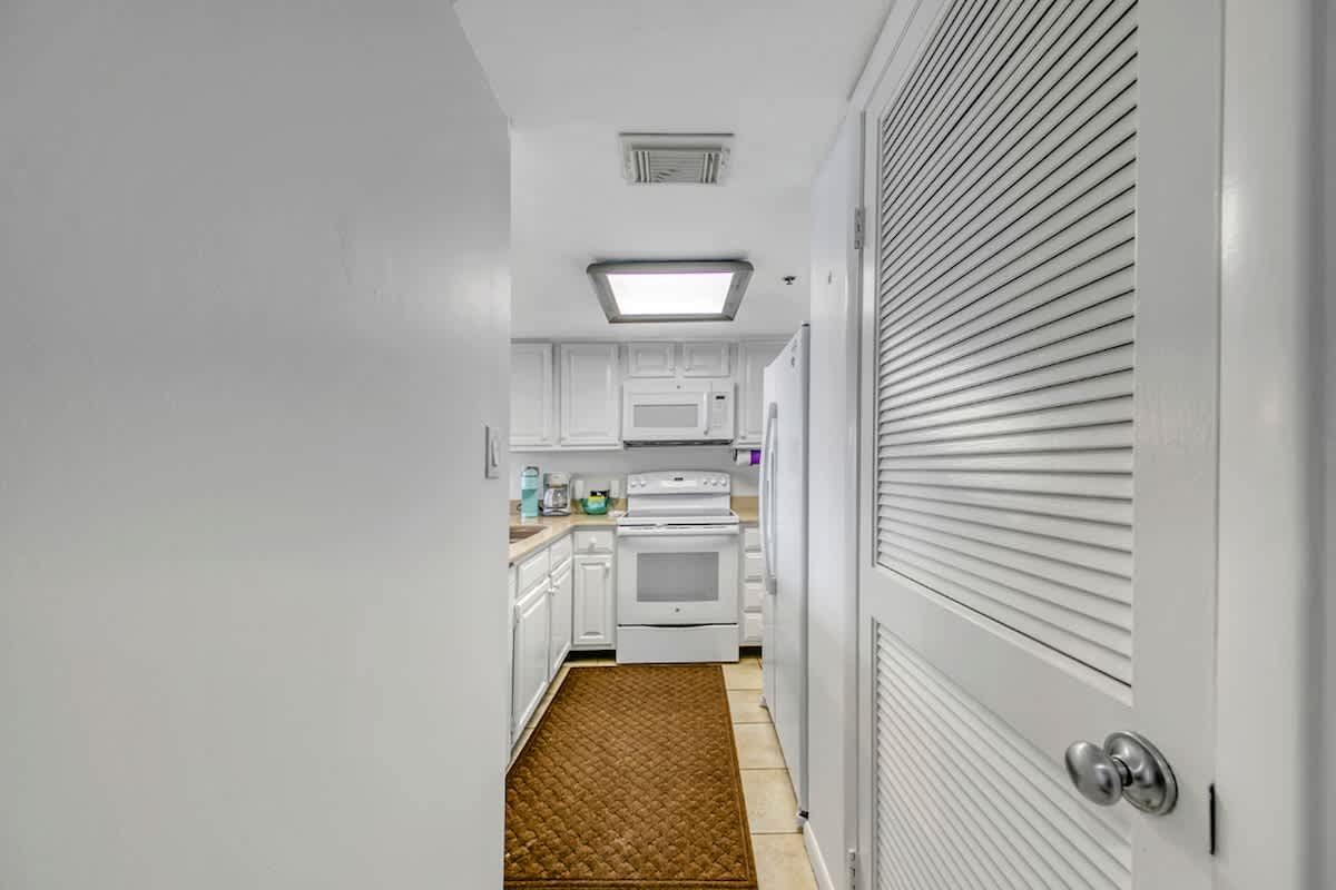 One Seagrove Place 0701 | Photo 12