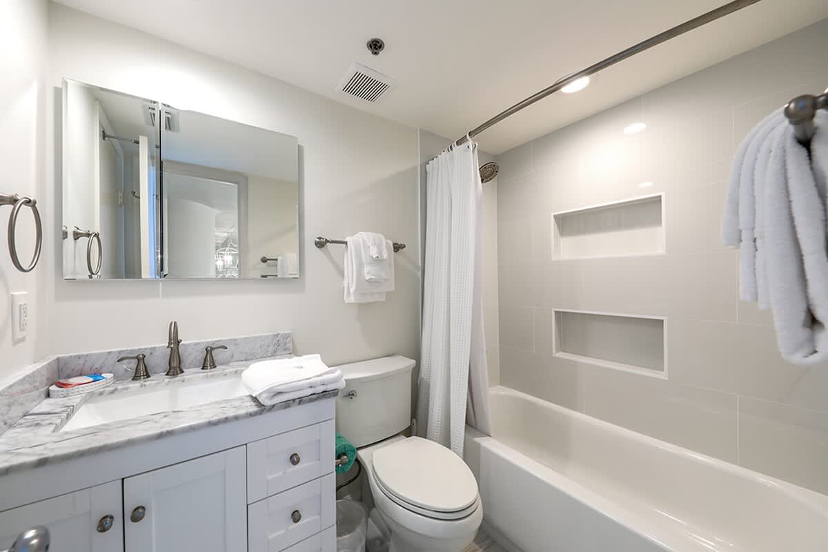 One Seagrove Place 0701 | Photo 20