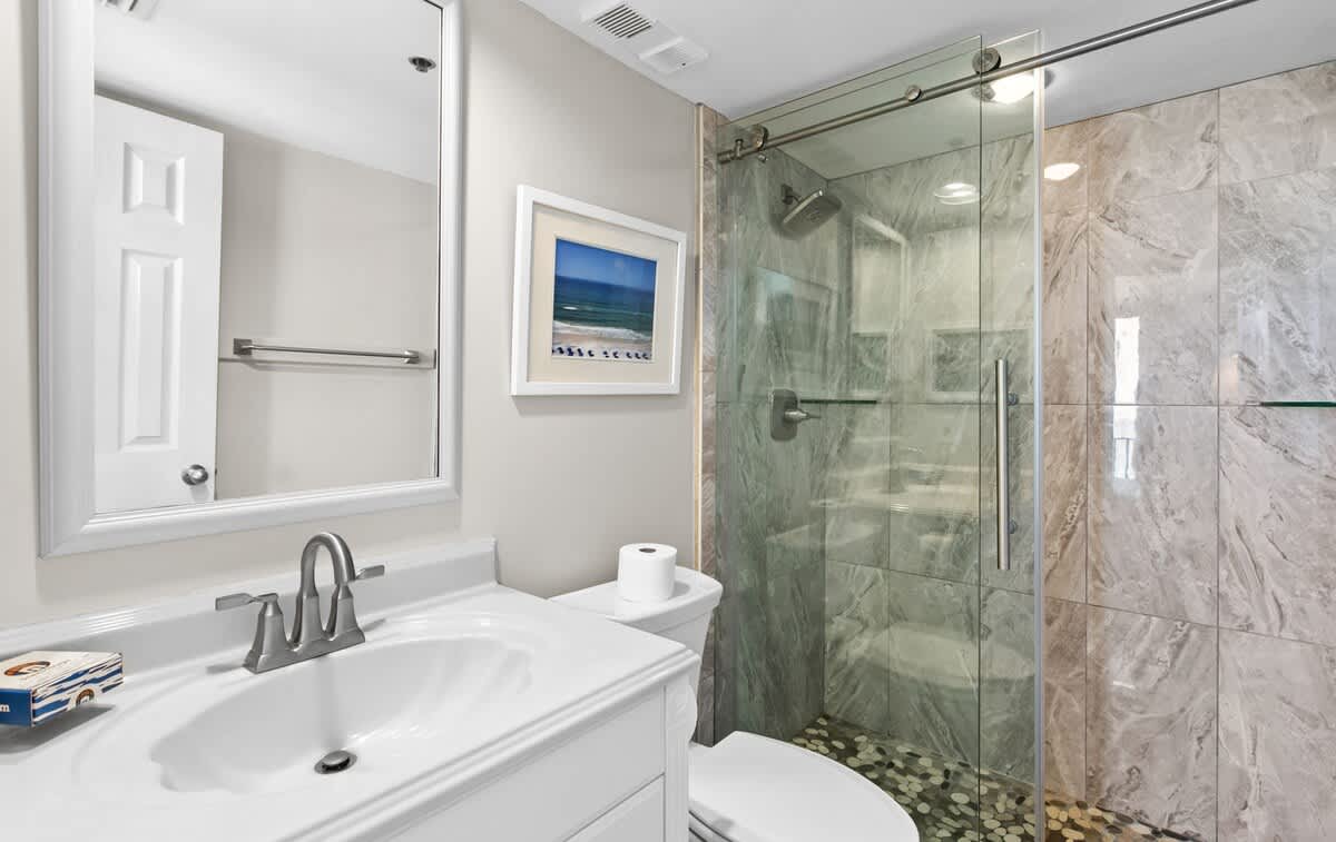 One Seagrove Place 0704 16