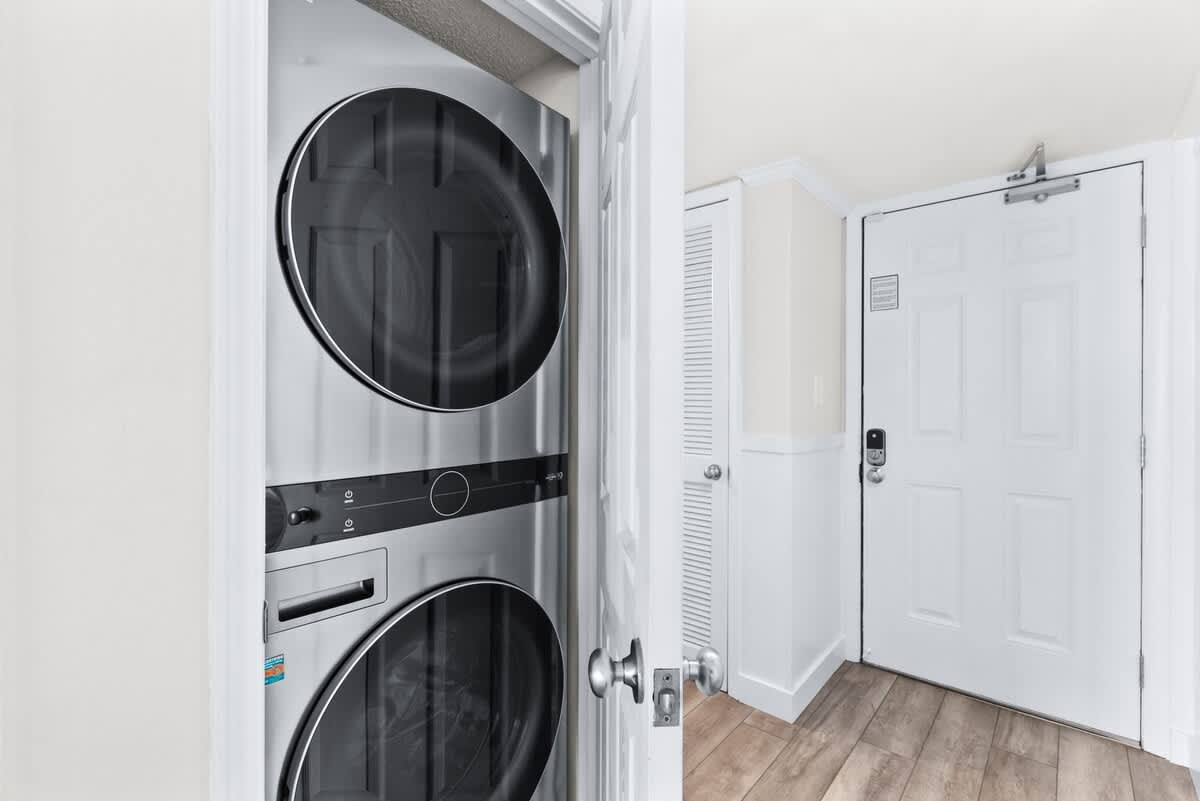 One Seagrove Place 0704 13