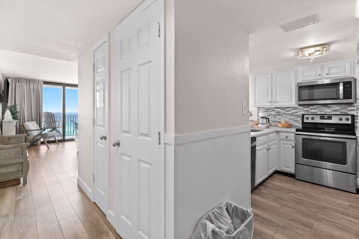 One Seagrove Place 0704 12