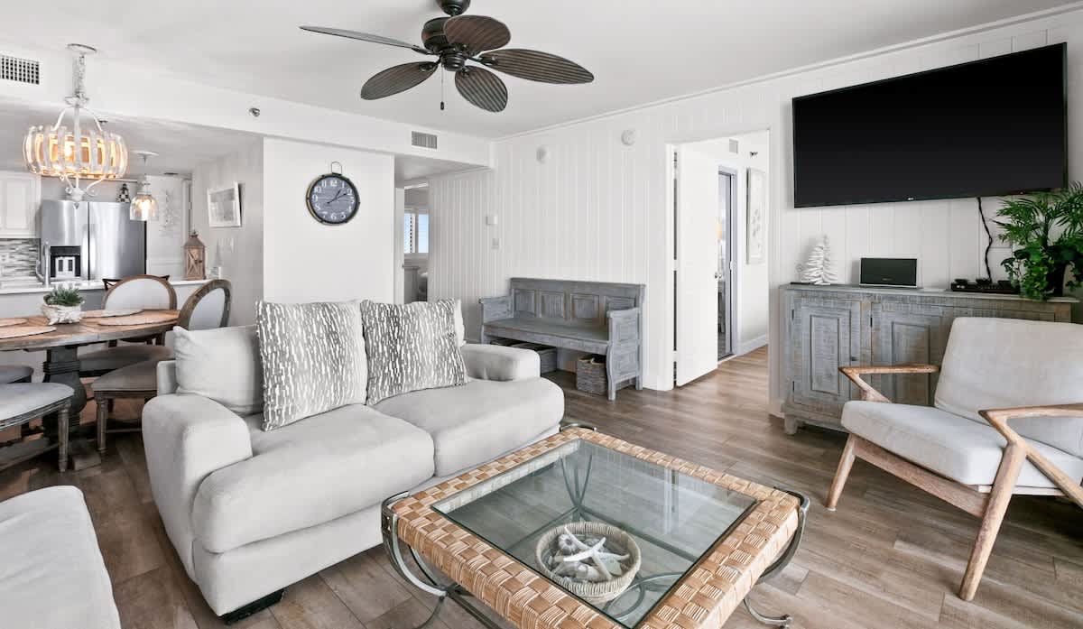 One Seagrove Place 0704 5