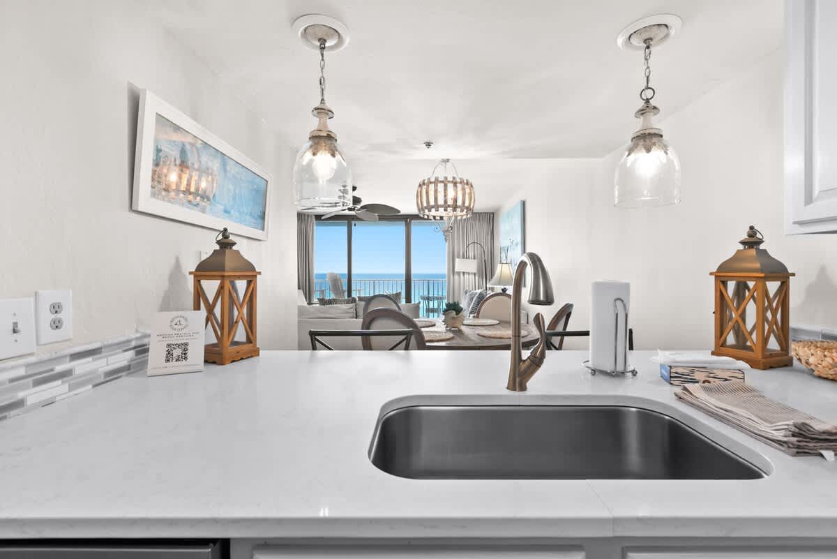 One Seagrove Place 0704 9