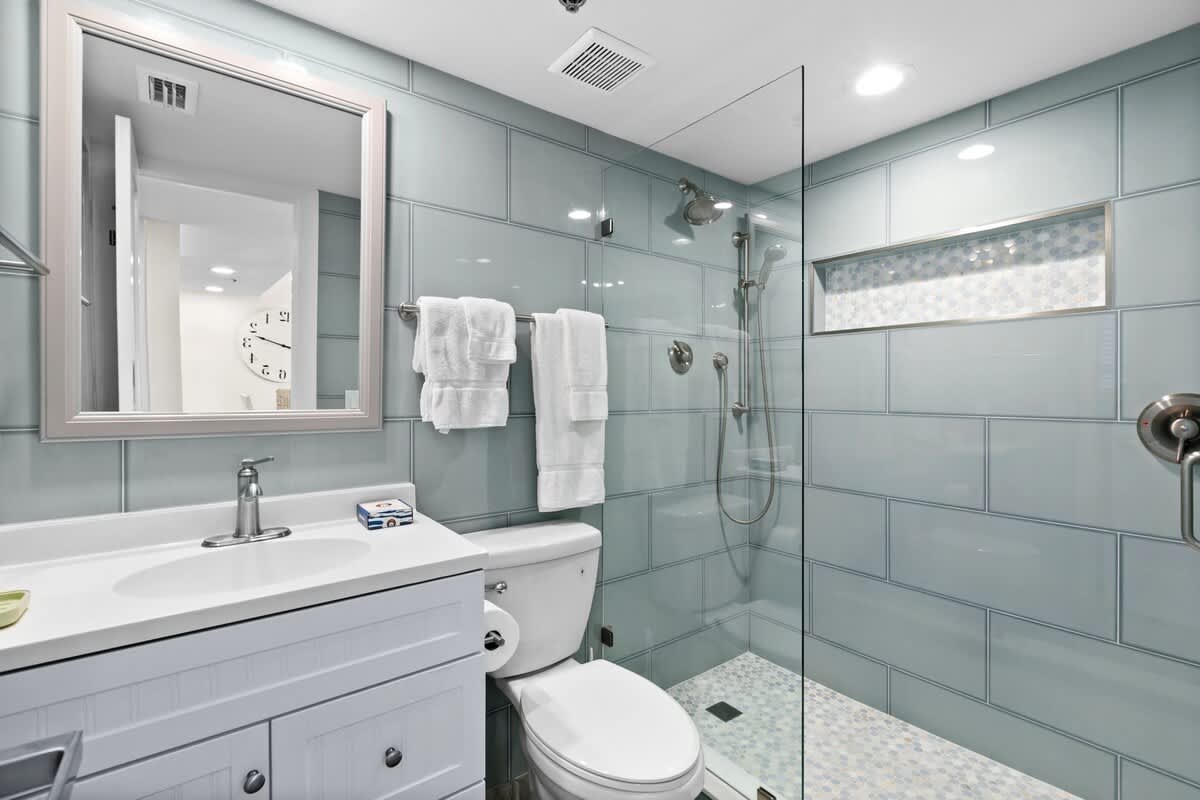 One Seagrove Place 0802 | Photo 20