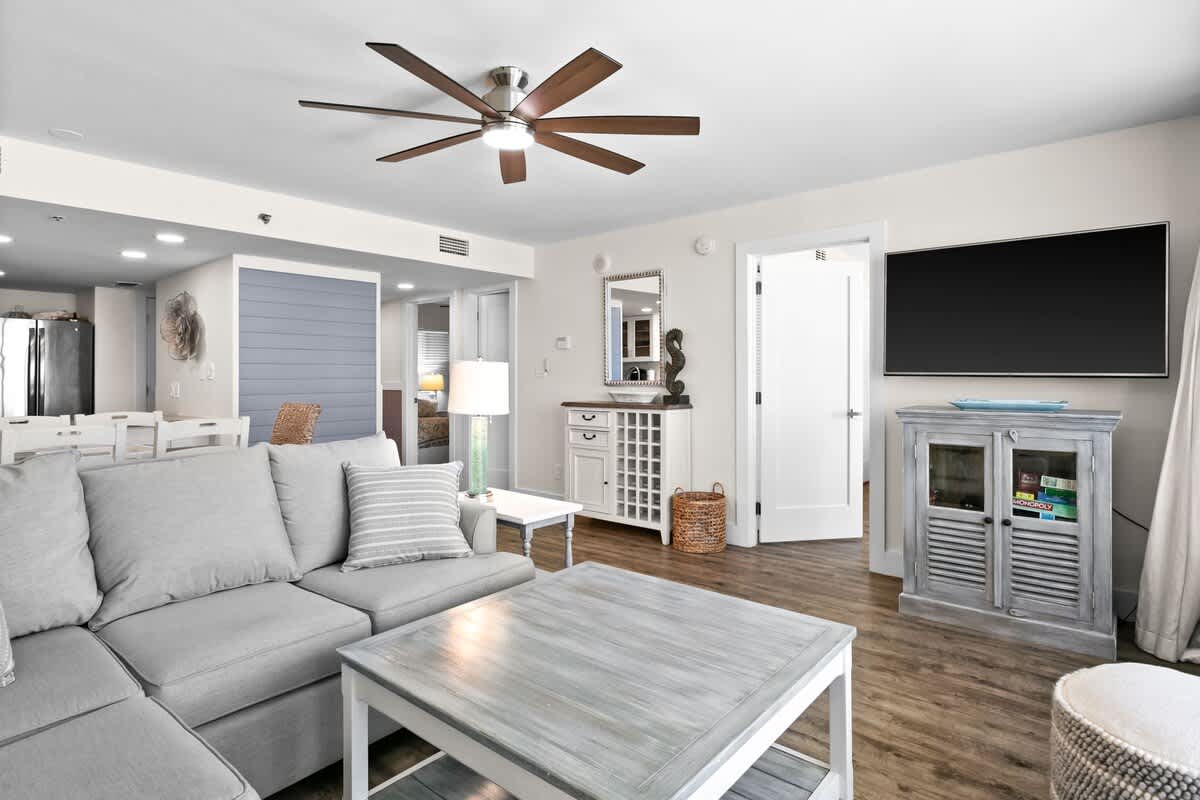 One Seagrove Place 0802 | Photo 6