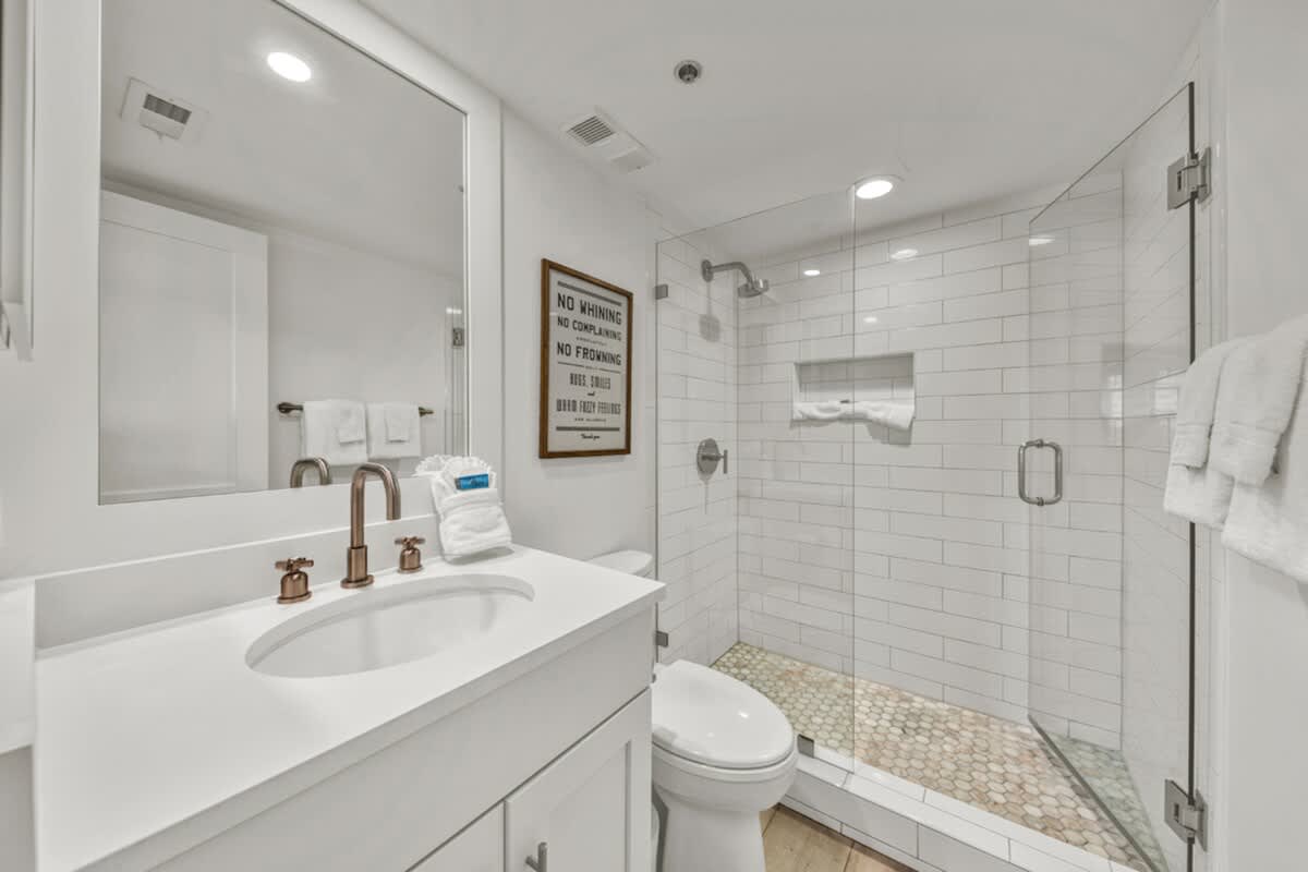 One Seagrove Place 0804 | Photo 22