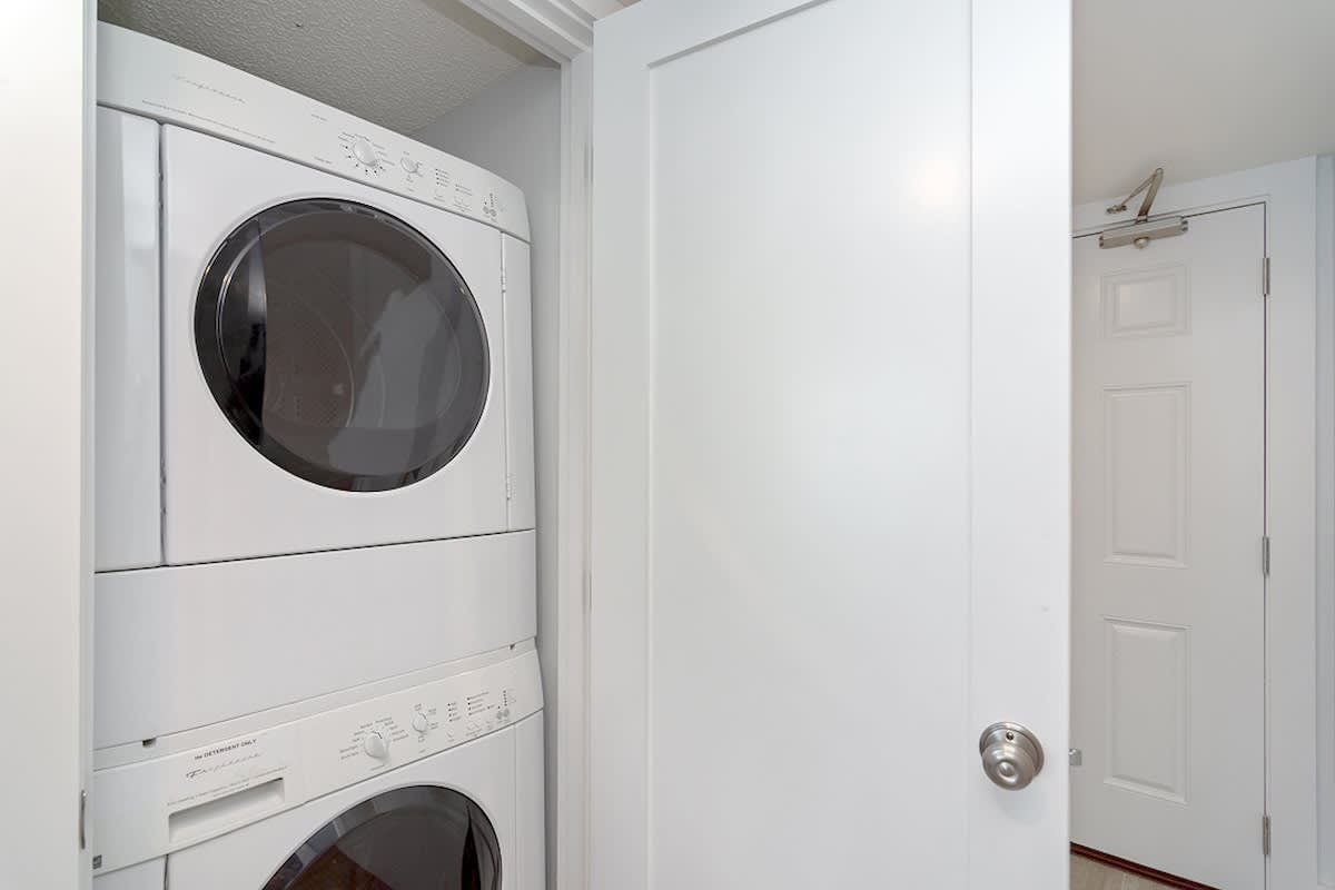 One Seagrove Place 0806 | Photo 32