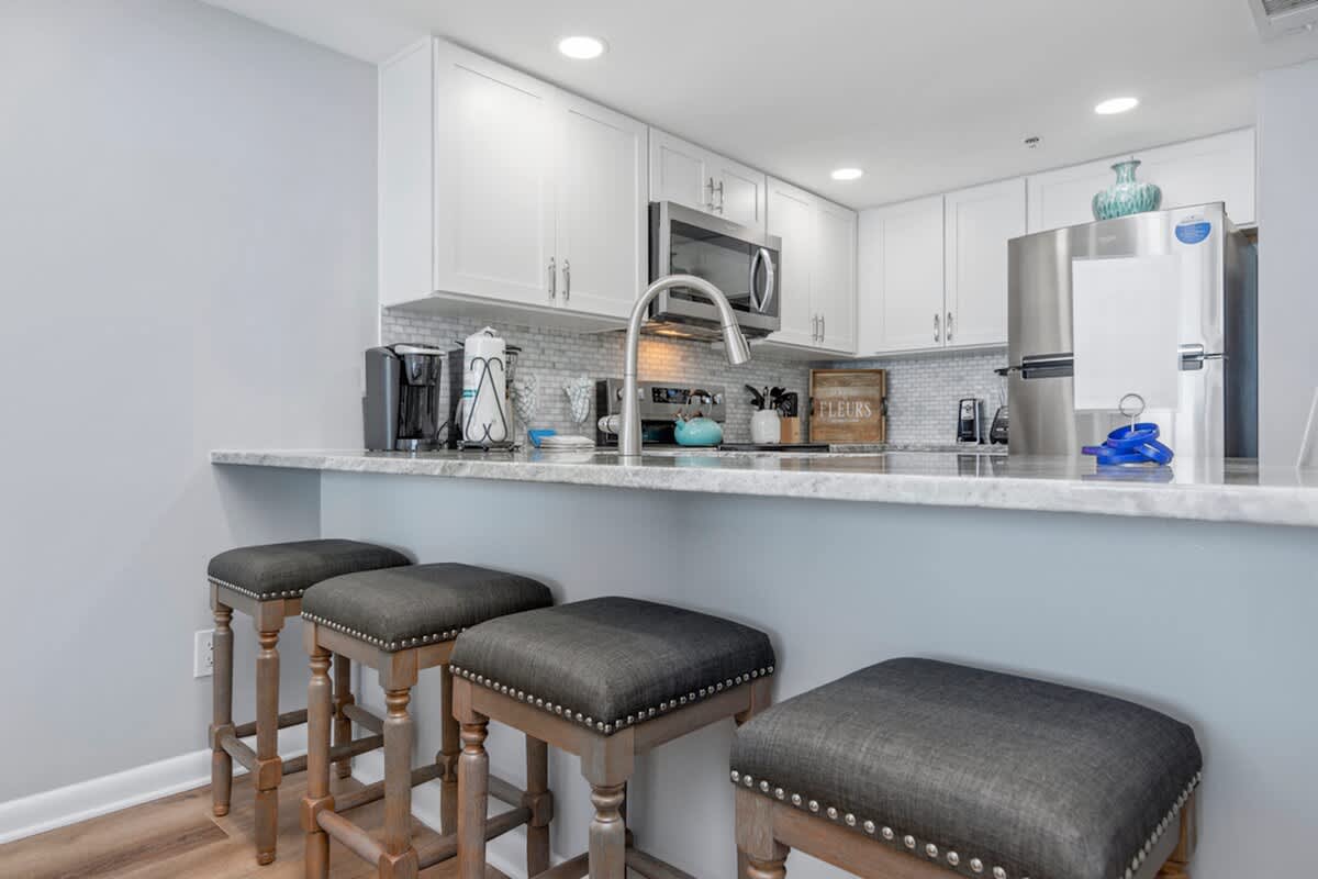 One Seagrove Place 0807 | Photo 16