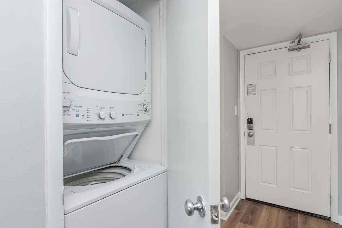 One Seagrove Place 0807 | Photo 33