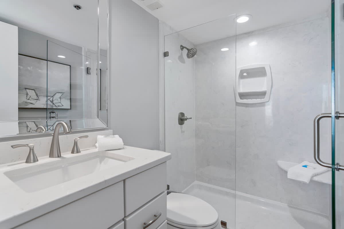 One Seagrove Place 0807 | Photo 24