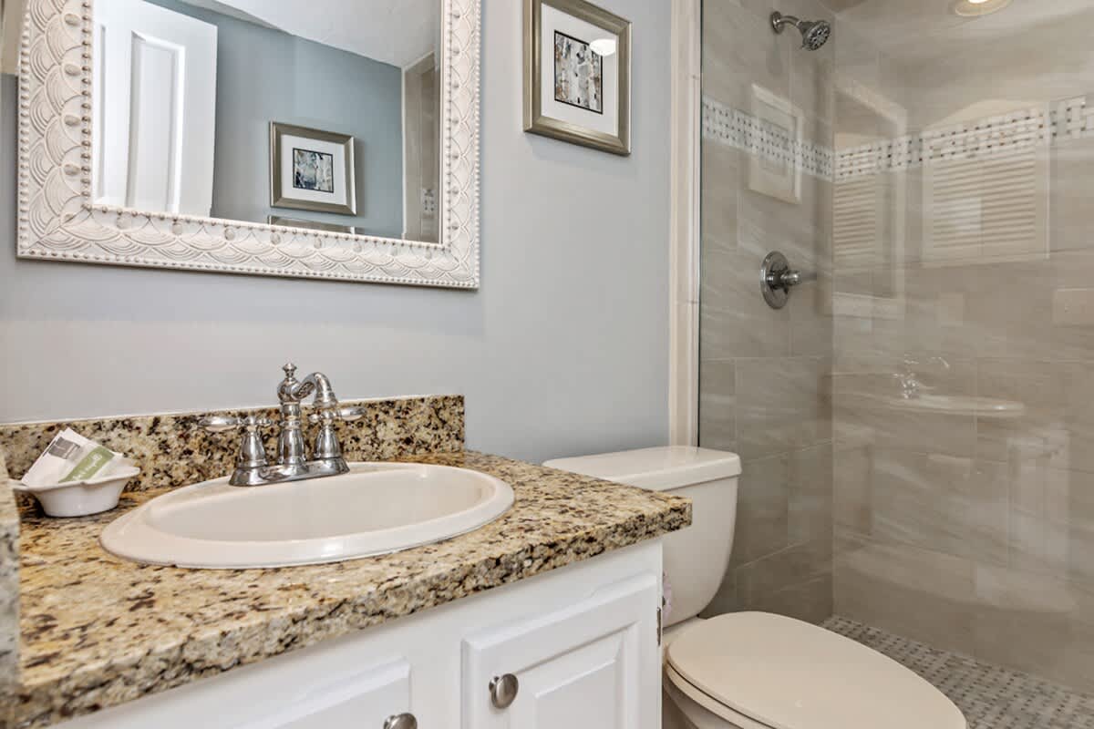 One Seagrove Place 0902 | Photo 20