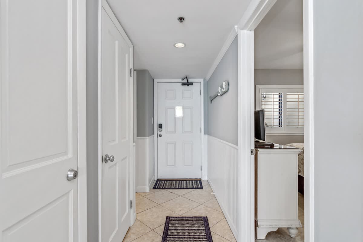 One Seagrove Place 0902 | Photo 15