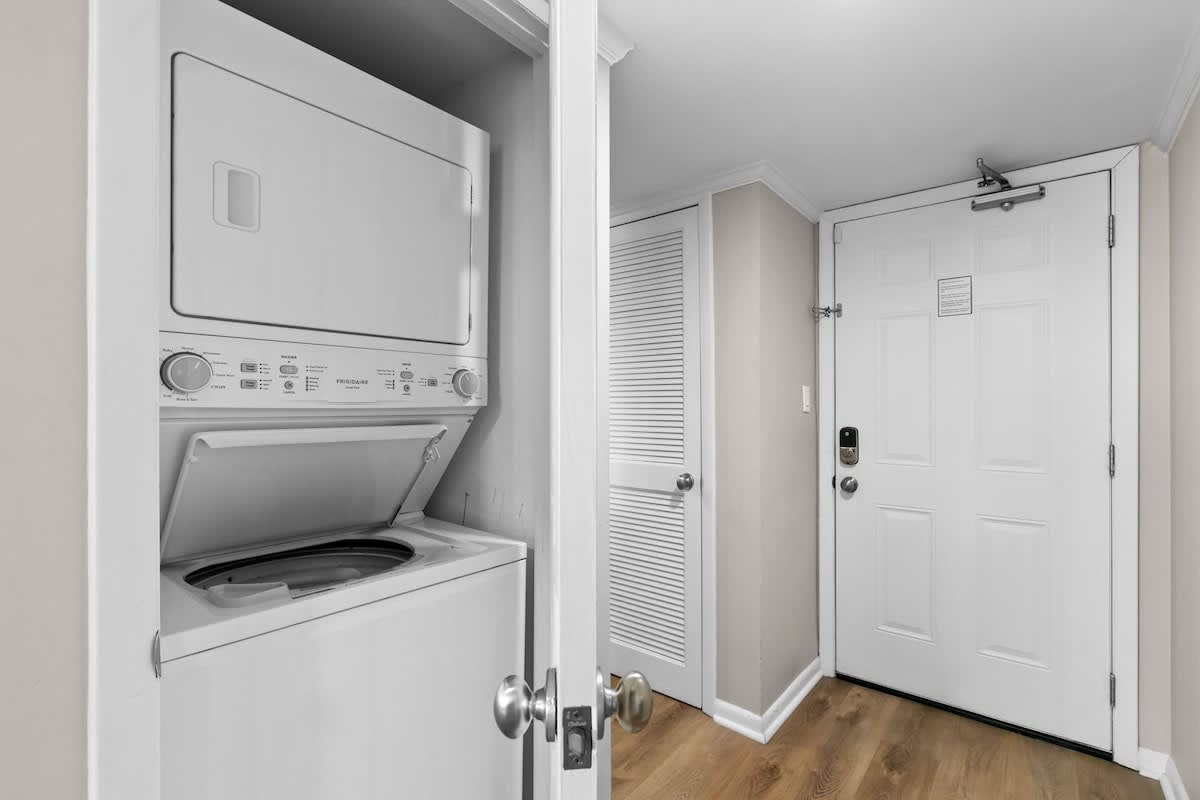 One Seagrove Place 0904 17