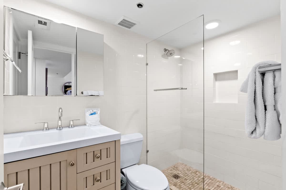 One Seagrove Place 0906 | Photo 19