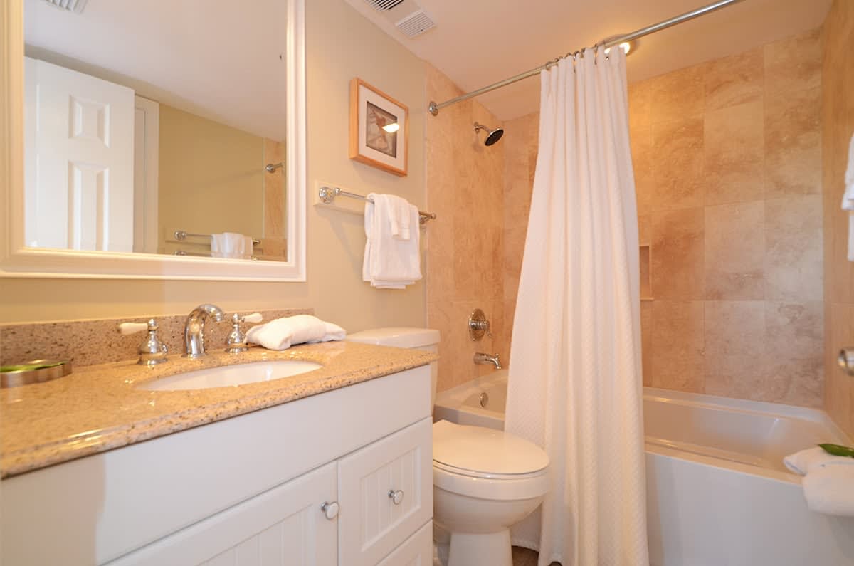 One Seagrove Place 0908 | Photo 18